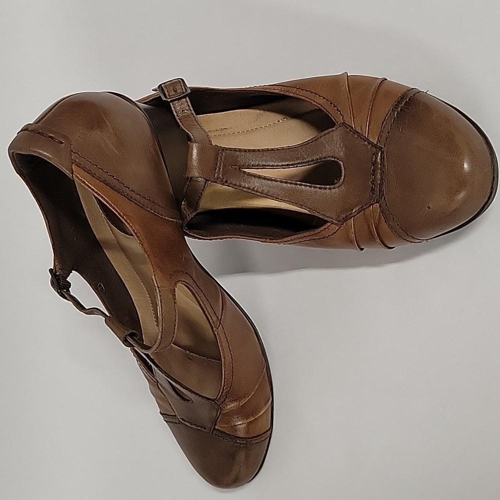 Women's Earth Wanderlust Retro Flapper Light/Dark Brown Leather Heels, Size 12B